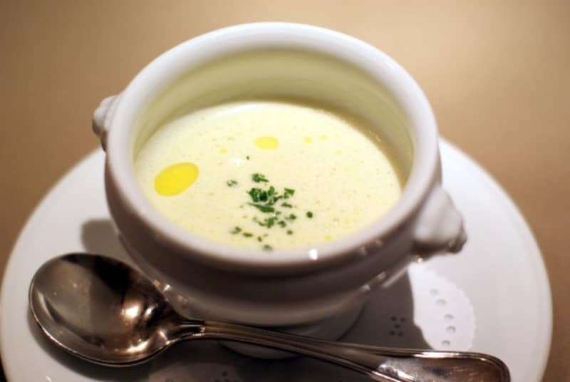 キャベツの温かいポタージュ。