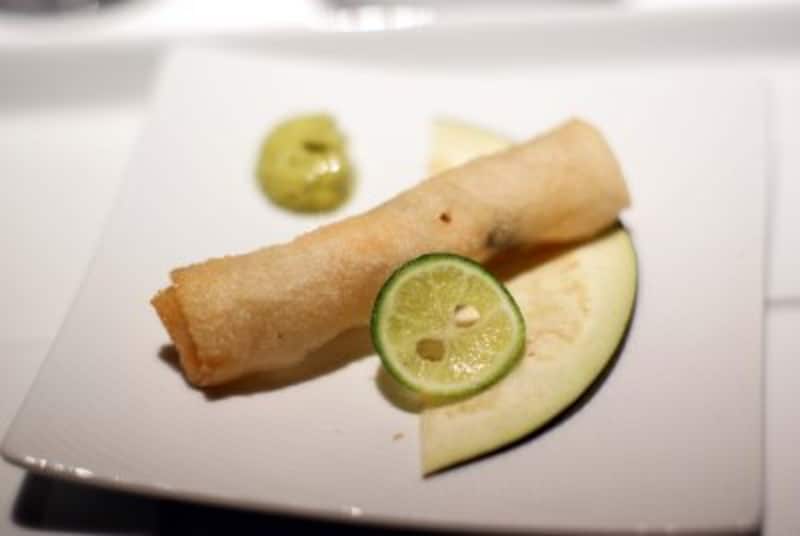 海老のすり身のパートブリック包み揚げ。