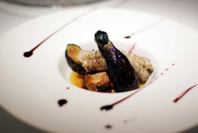 揚げ茄子と炙り鱧 フォアグラのソテーを絡めて。