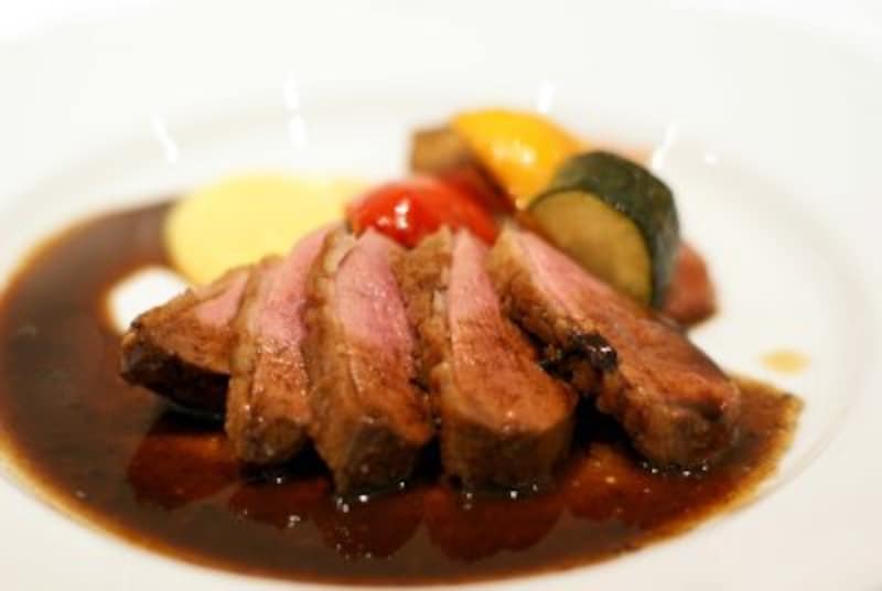 仔鴨胸肉のロースト。