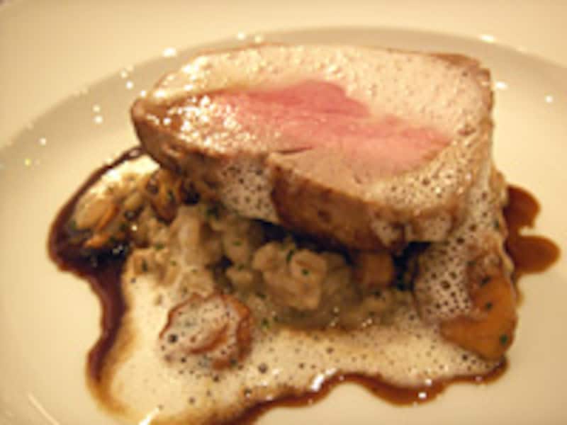 “仔牛のプラーテン” 押し麦とアンズ茸のラグー