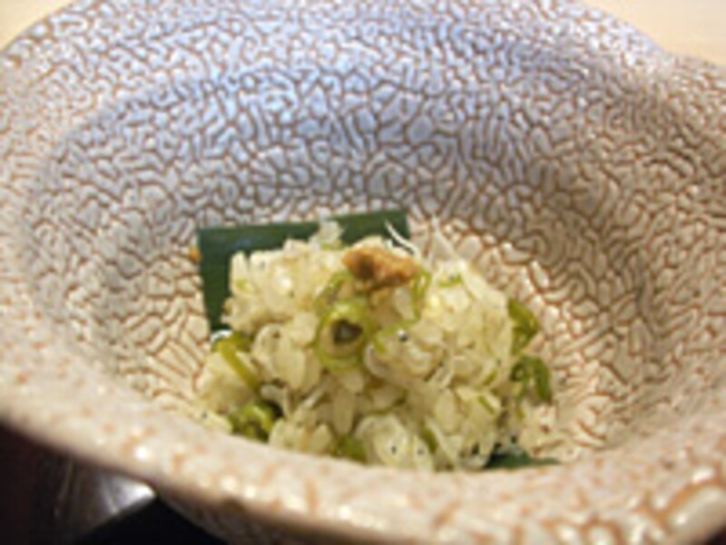 おじゃこと鷹ヶ峰唐辛子の飯蒸し
