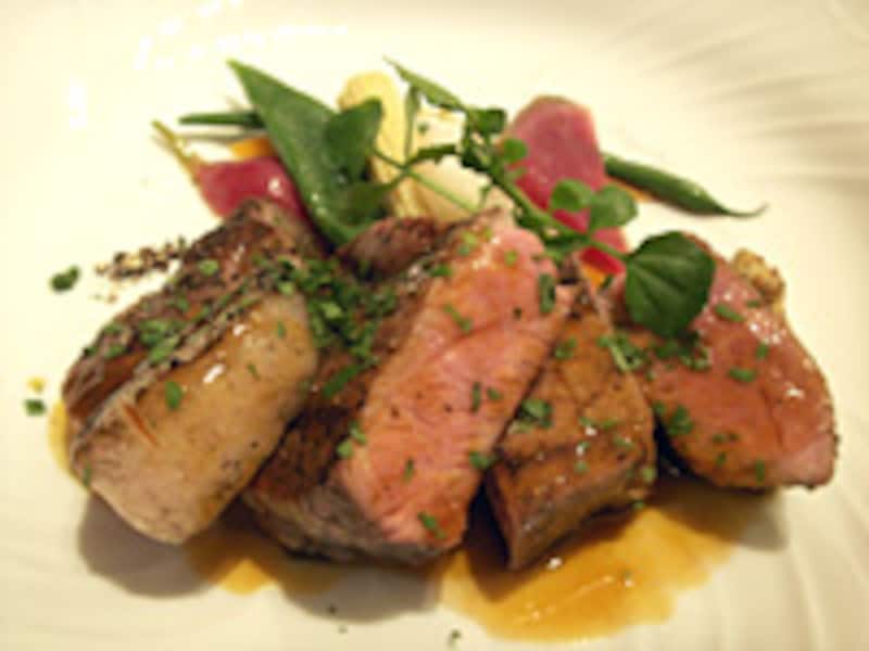 沖縄産アグー豚の炭火焼 広川さんの根野菜添え