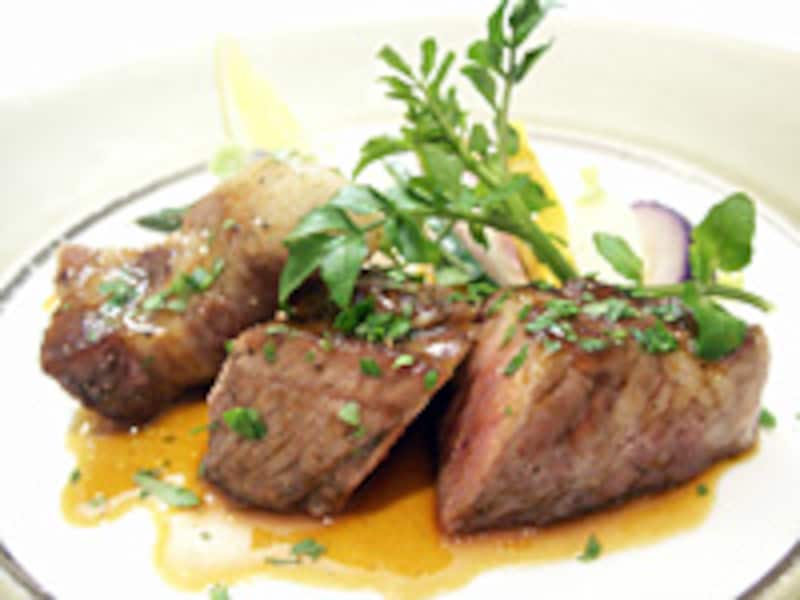 沖縄産アグー豚の炭火焼 広川さんの根野菜添え