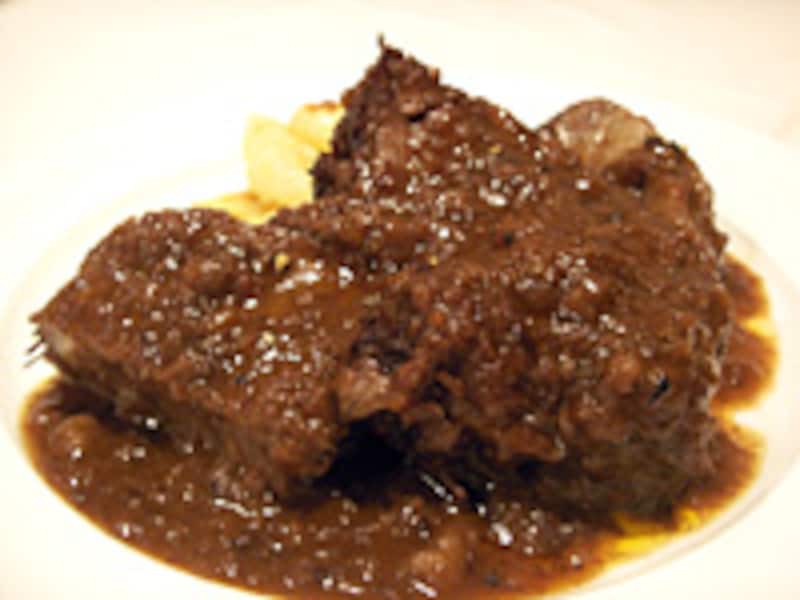 和牛ブリスケ（胸肉）の赤ワイン煮