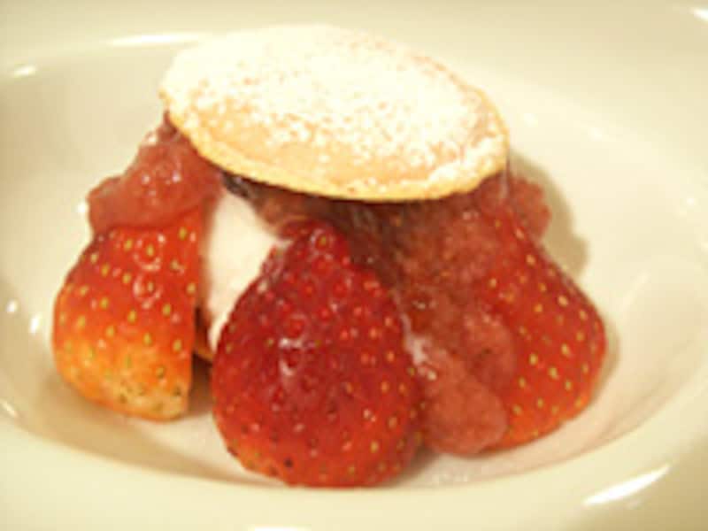 バラとライチのアイスマカロン