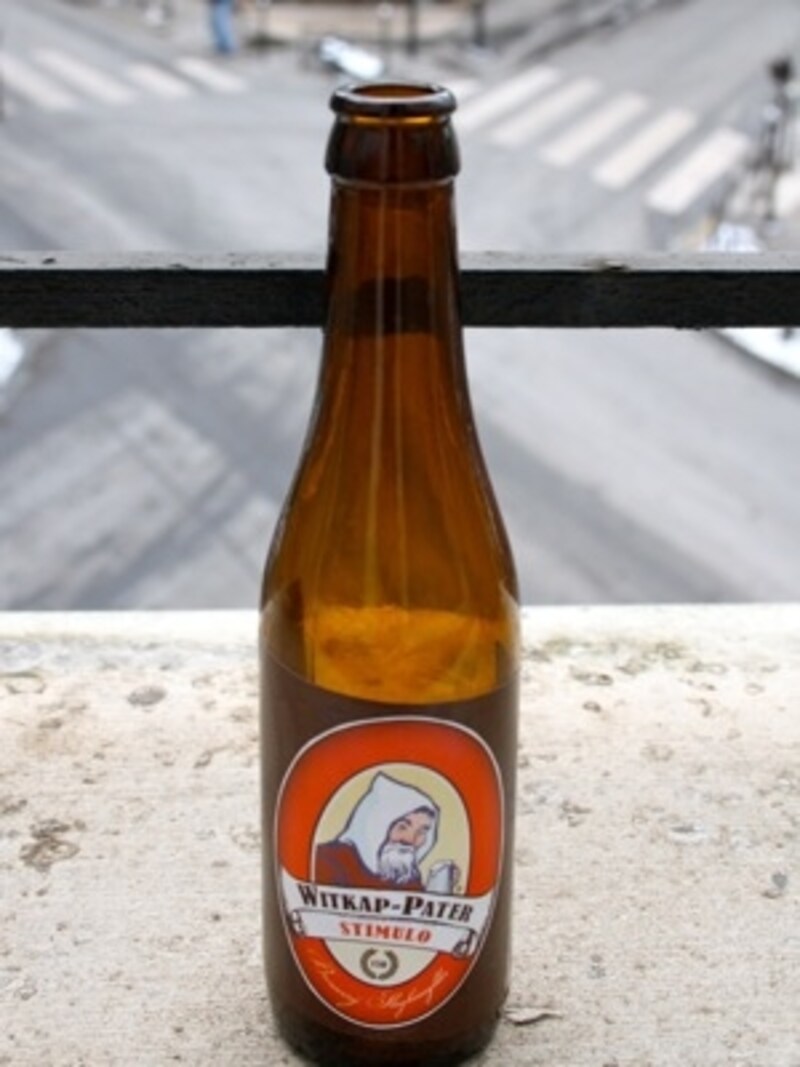 さらっと軽い黄金色のビール