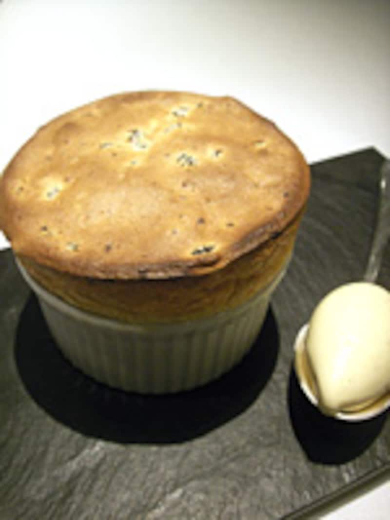 黒トリュフの熱いスフレ＆黒トリュフの冷たいアイスクリーム