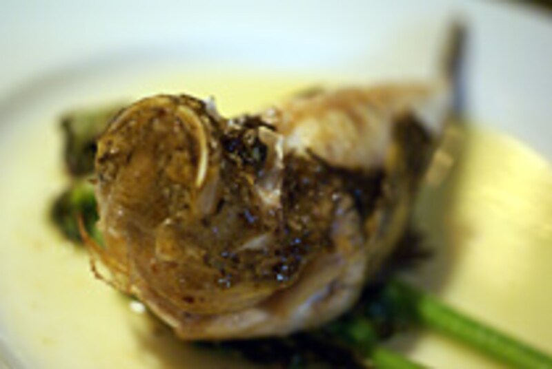 松山産オニオコゼの丸ごとロースト、プロヴァンス風