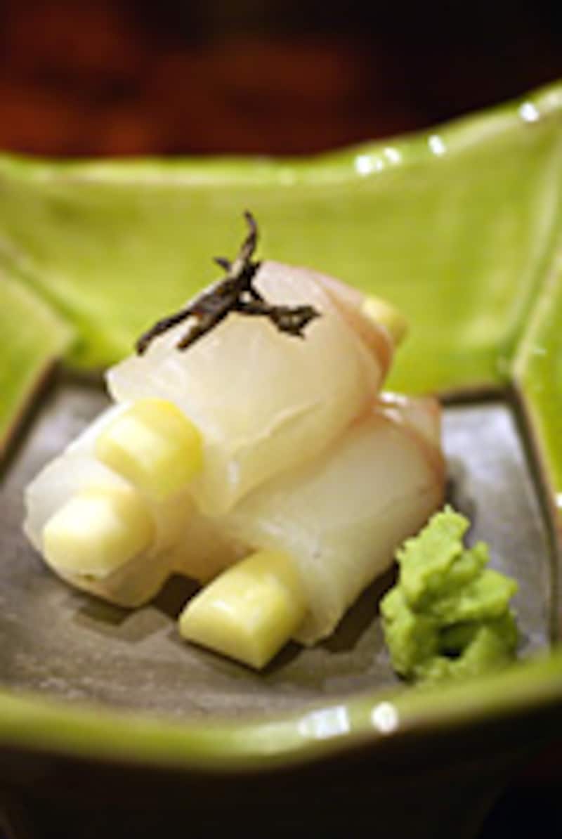 鯛のホワイトアスパラ巻き