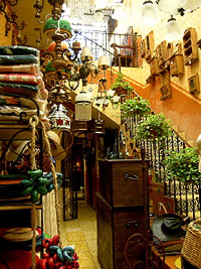 テカロ近くの工芸品店