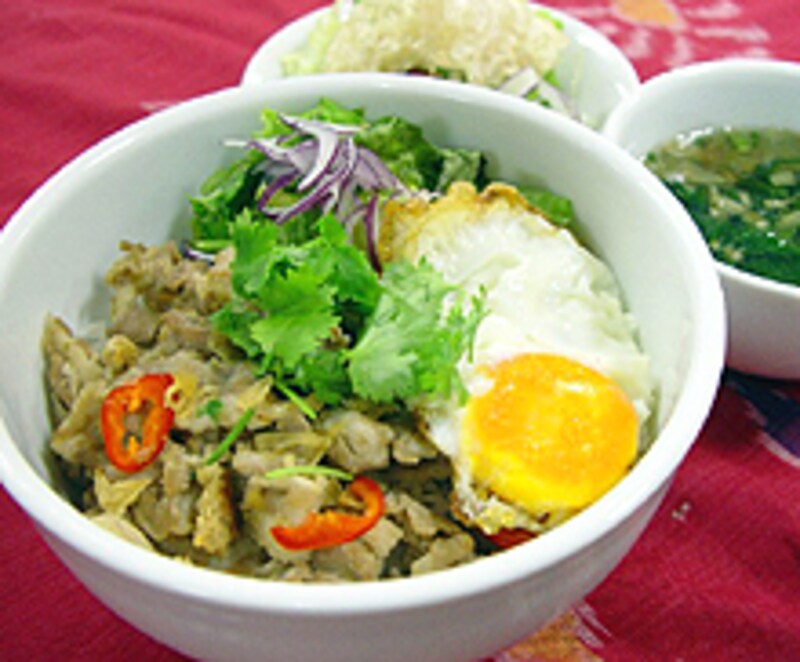 豚肉のレモングラス炒め丼