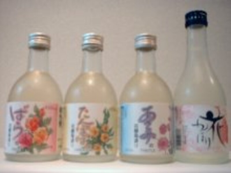 タンポポやバラ、アザミなどもある