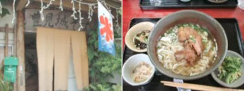 <11月。まだ「氷」の旗が立つ。=左><ソーキ（骨付き豚肉の煮物）がのっておりコクがある=右>