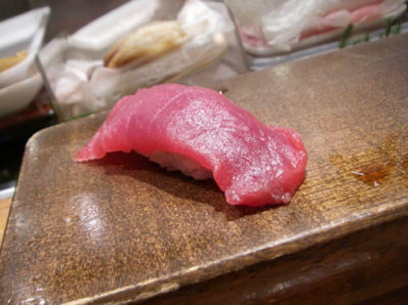 赤身。塩釜ならマグロ食べなきゃ・・・。
