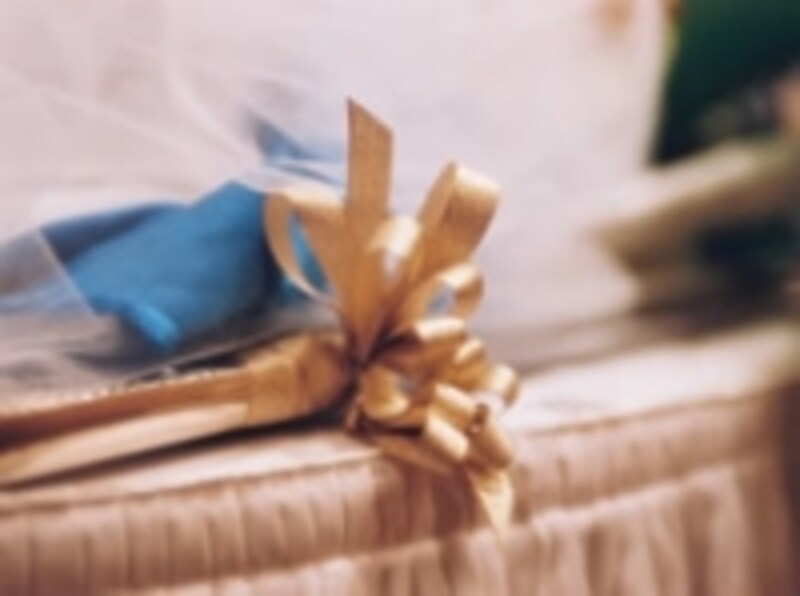 入院で休職したり、結婚・出産で退職したりして年収が減った年は、10万円以下でも医療費控除が受けられないか確認を