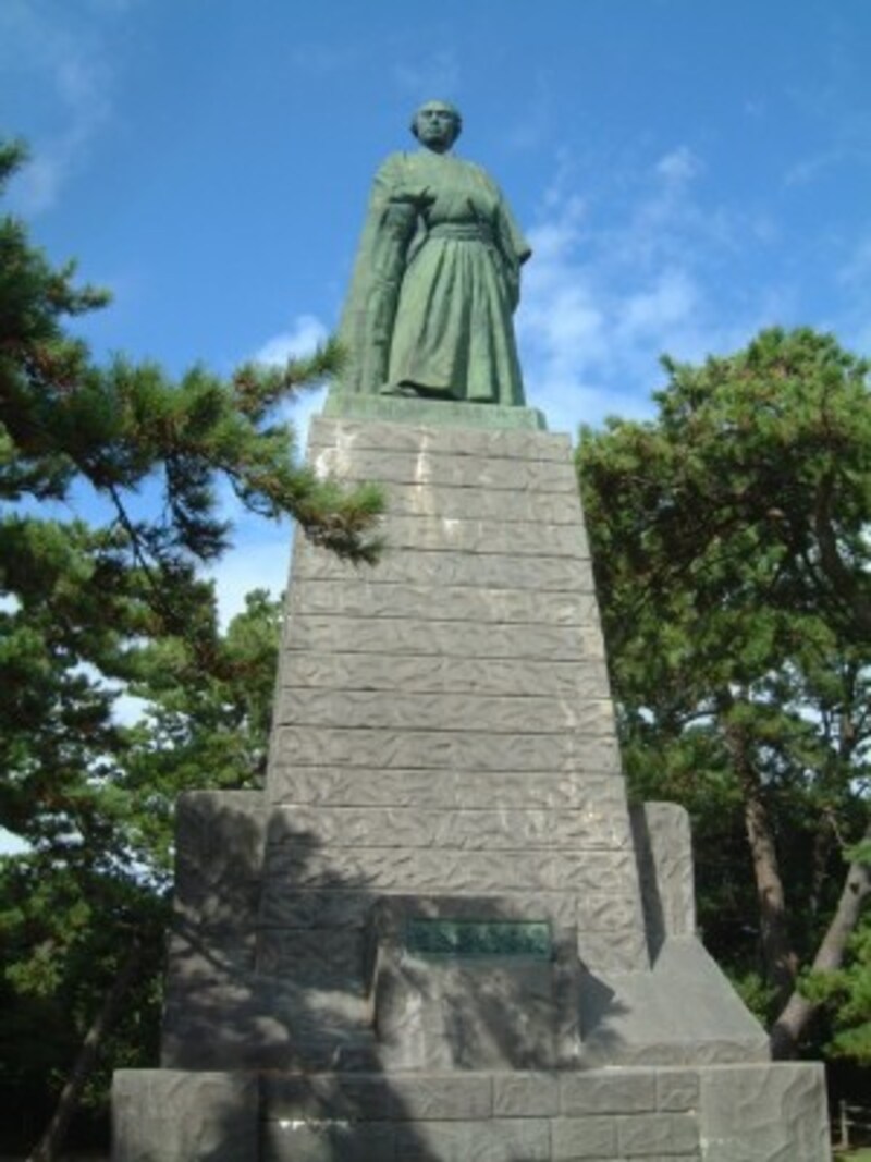 桂浜・坂本龍馬の銅像