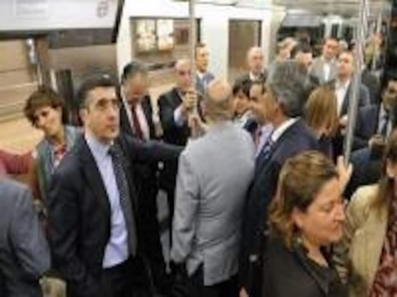 地下鉄の中など、人込みでは注意が必要。