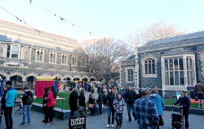 石造りで雰囲気のあるアートセンター