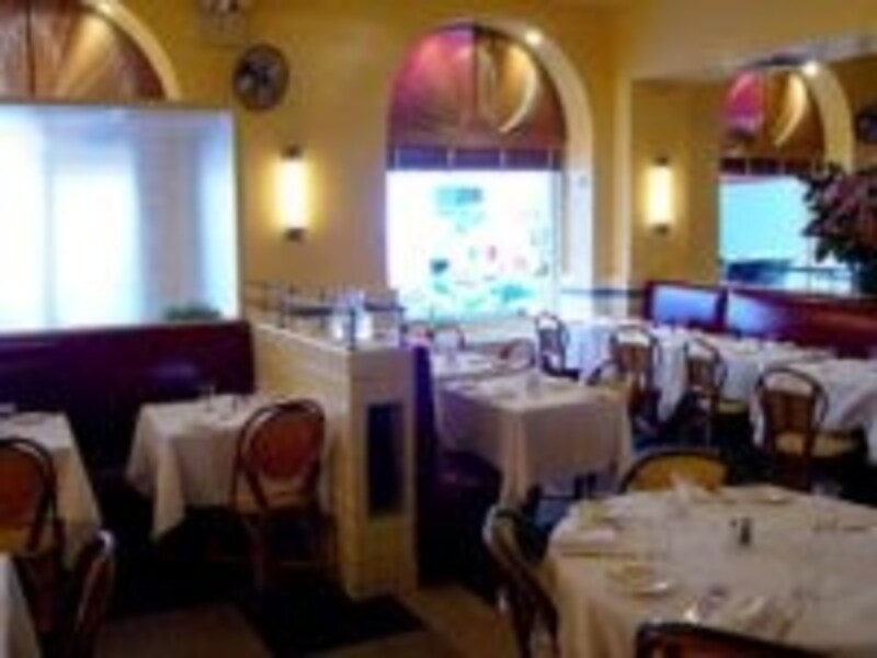 落ち着いて食事ができる空間