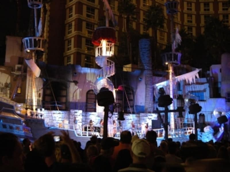 左側がショーの中心