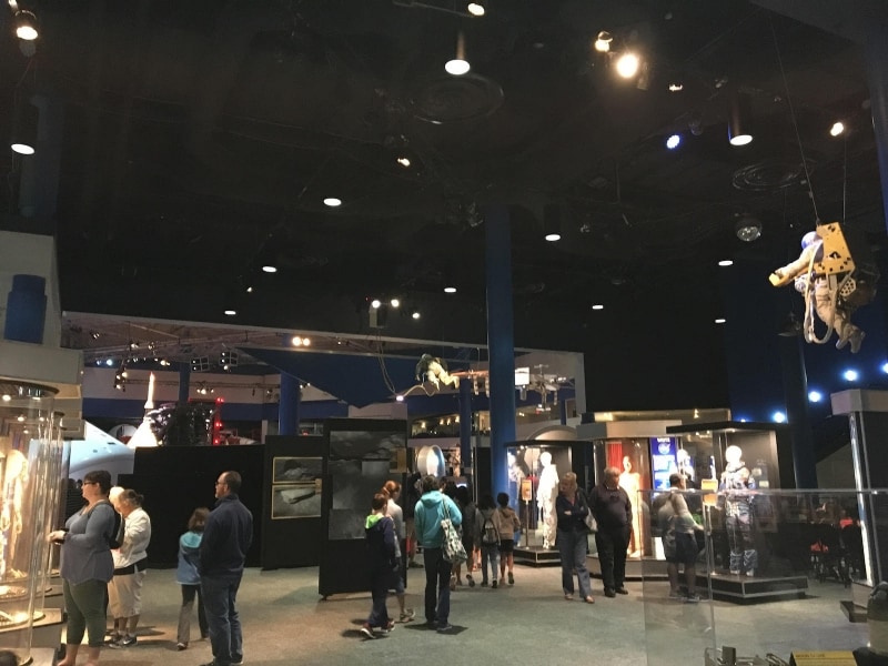 スペースセンターヒューストンにはNASAマークのギフトがいっぱい