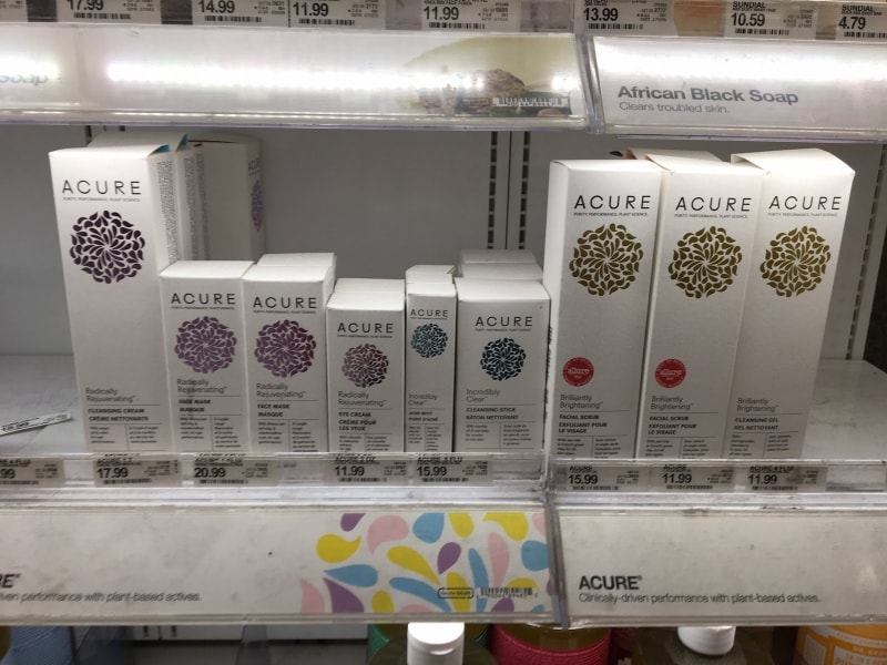 アキュレのスキンケア用品はすべて自然のものでできていて口に入れても安全とのこと