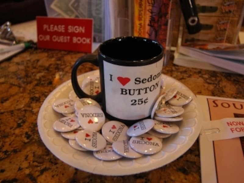 セドナで見つけた「I LOVE Sedona」缶バッチ
