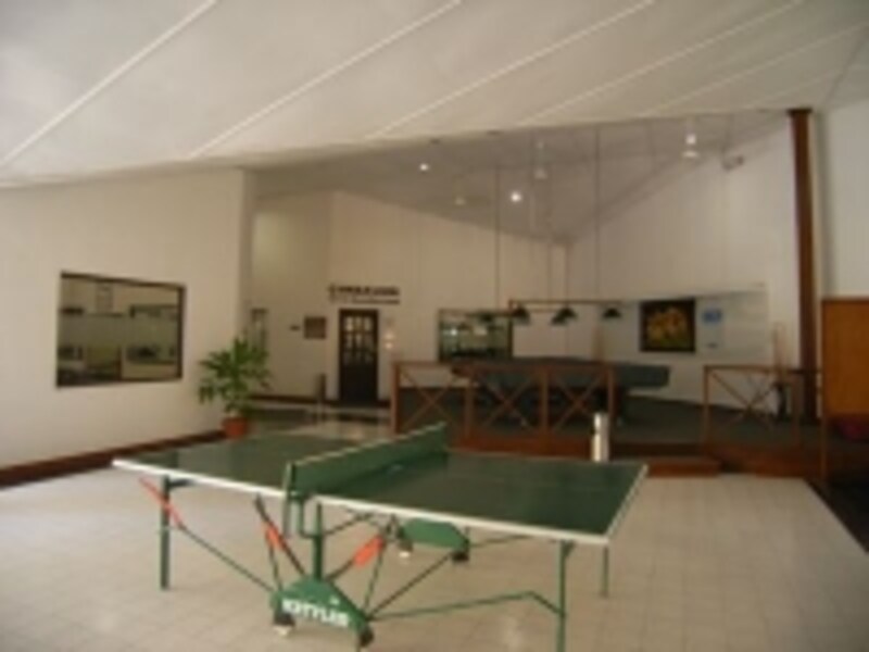 各種インドアスポーツやプールが楽しめるスポーツ・コンプレックス、パラダイス・クラブ