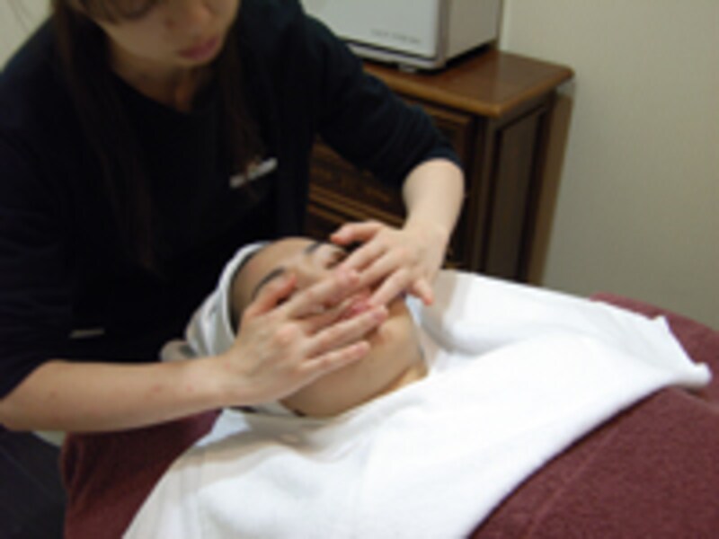 口角マッサージ