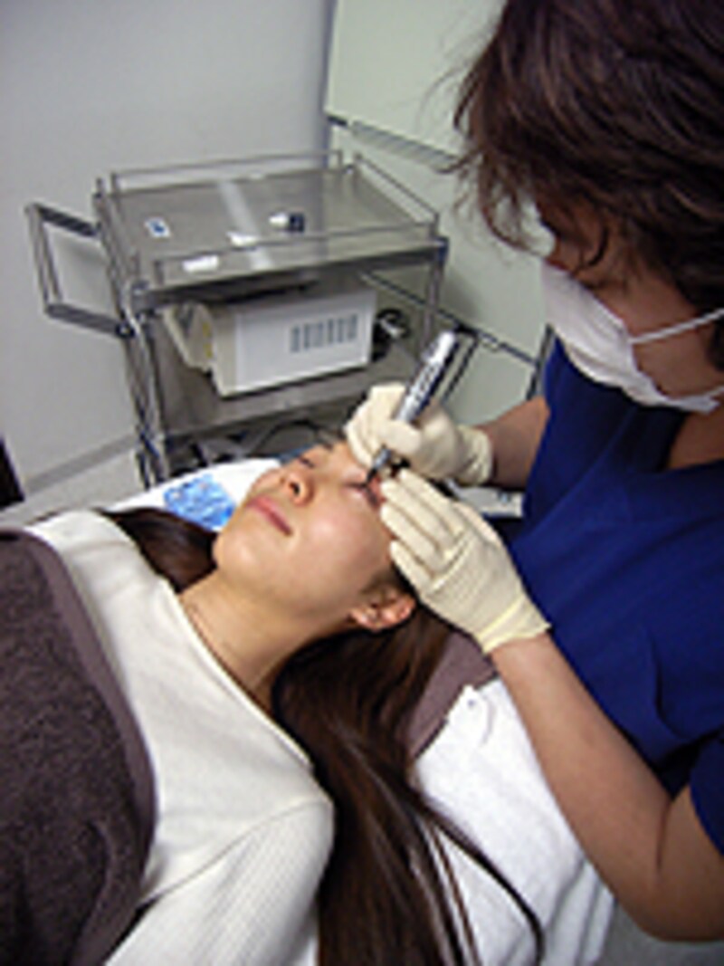 アートメイク中