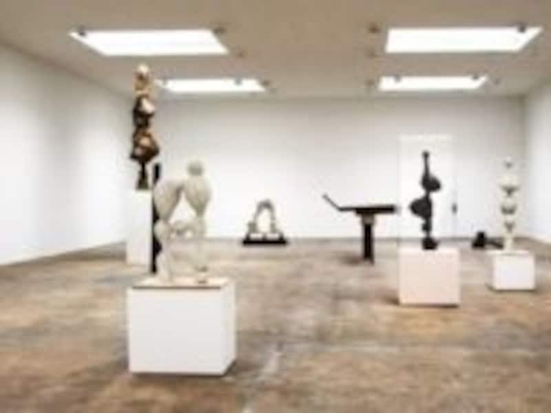 アートを骨の髄まで堪能できるような静謐な空間