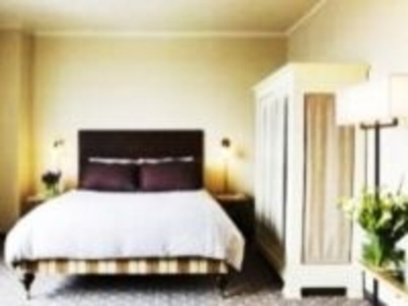 世代を問わず愛されるシンプルなゲストルーム