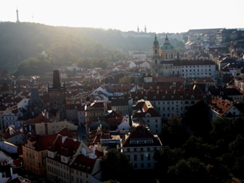 マラー・ストラナの景観。右手の丸いドームが聖ミクラーシュ教会