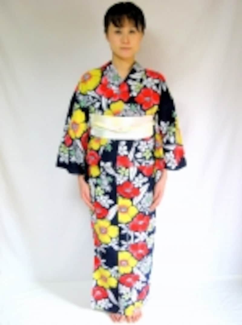 おはしょりと衿をしっかり整えてから