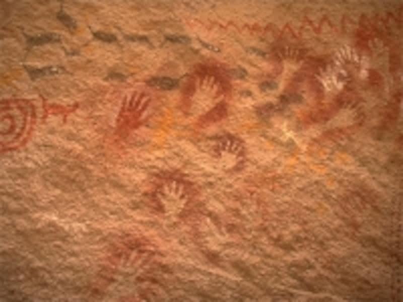 手形の壁画は不思議な印象を残してくれるundefined写真提供：アルゼンチン観光局