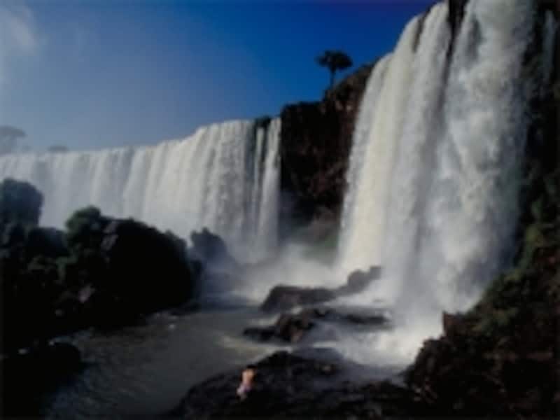 イグアスの滝はアルゼンチンで最も有名な世界遺産undefined写真提供：アルゼンチン観光局