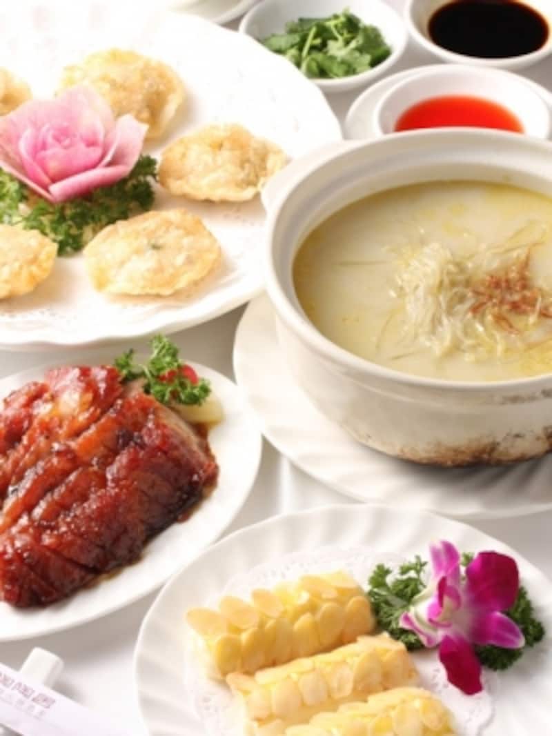 人気の老舗広東料理店「陶陶居」の代表メニュー。 (c) Miyuki Kume