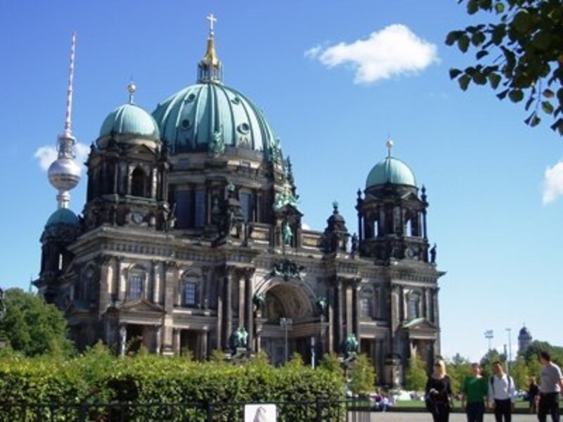 圧倒的な存在感のベルリン大聖堂