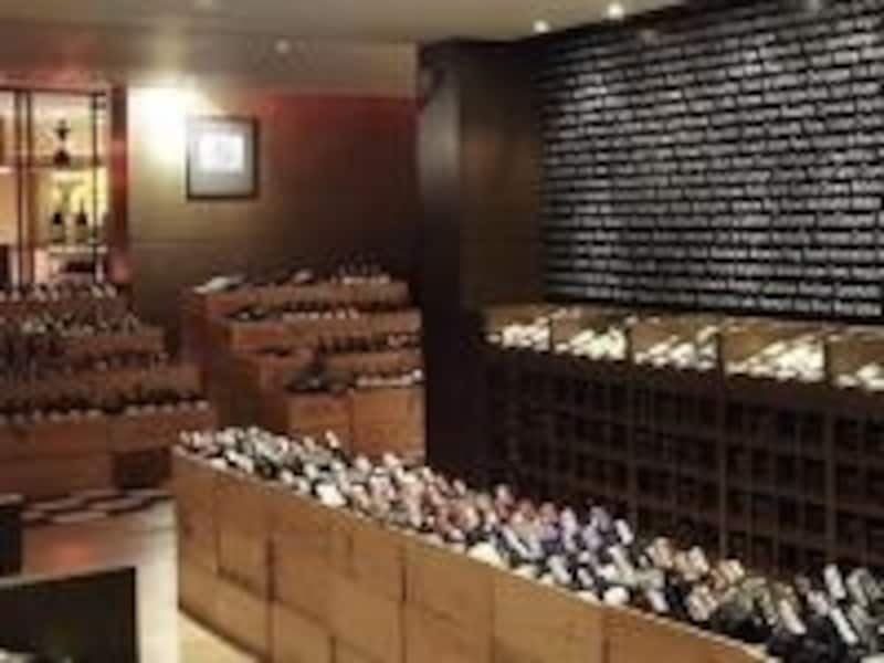 バンコクでワインを飲みたくなったら迷わずV9に行こう。種類も豊富なので必ずお目当てのワインが見つかるはず