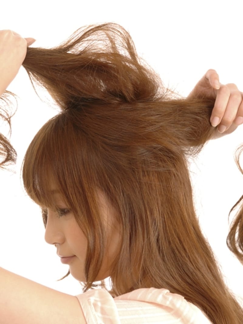 2つの束を合わせ手グシで形を整える