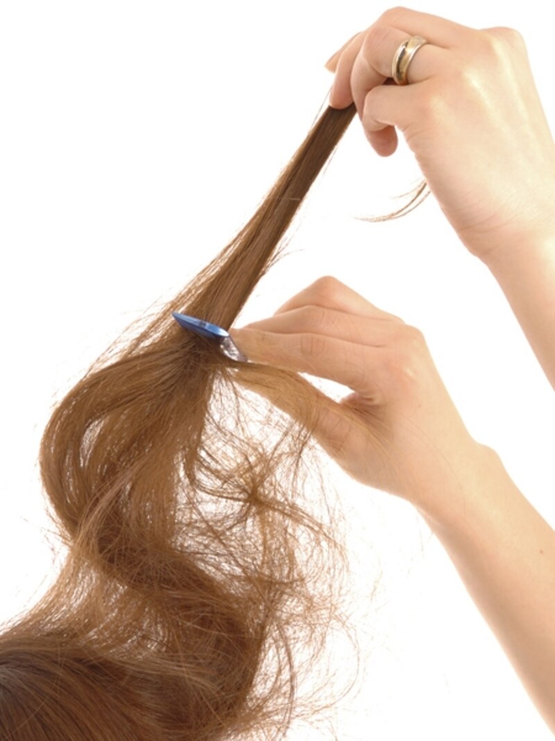 コームを真っすぐに入れ根元までしごく