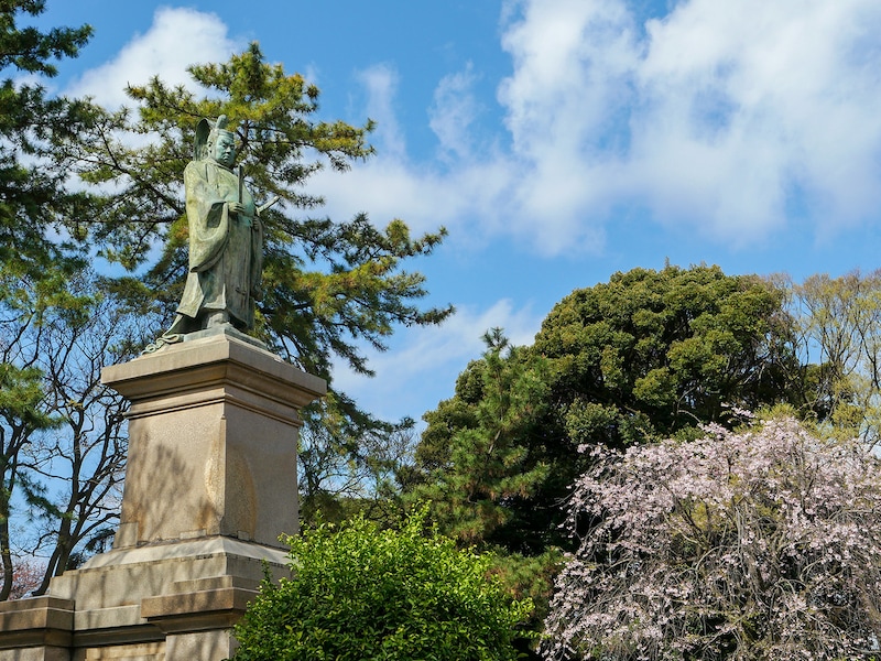 掃部山公園に建立されている井伊直弼の銅像(2023年3月29日撮影)