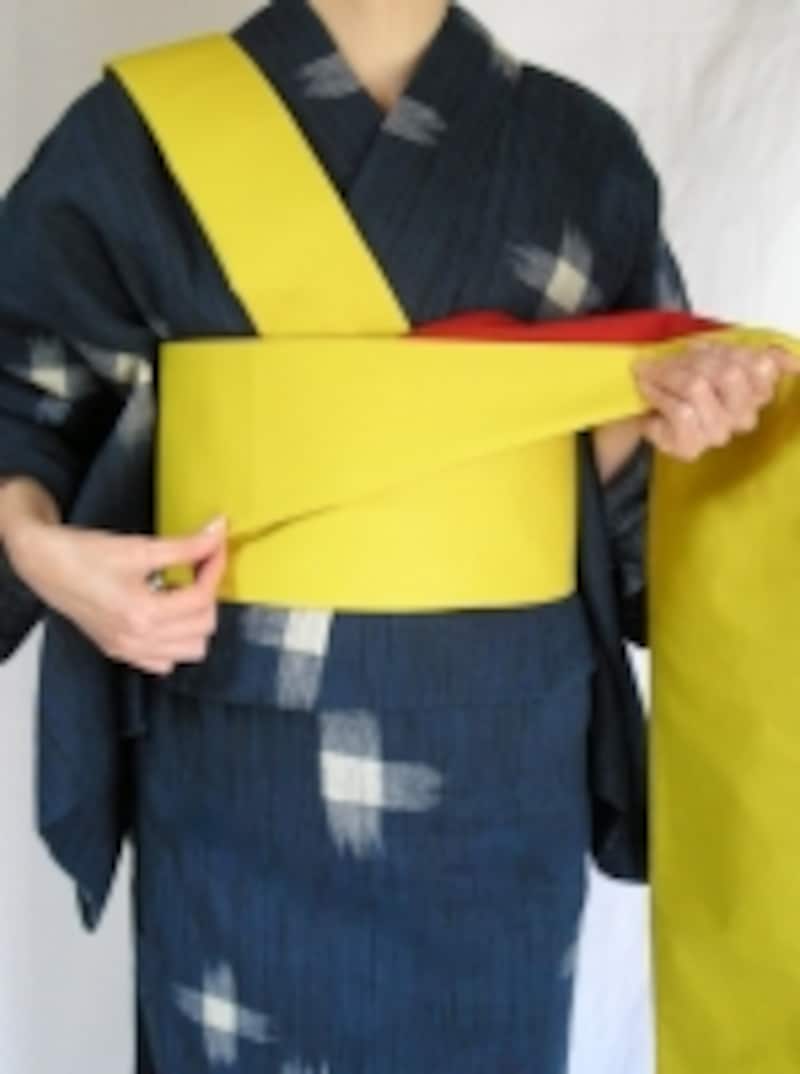 帯幅が半分になることによって結び目がすっきりする