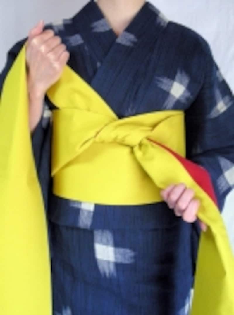 結ぶ時は帯を横に引く