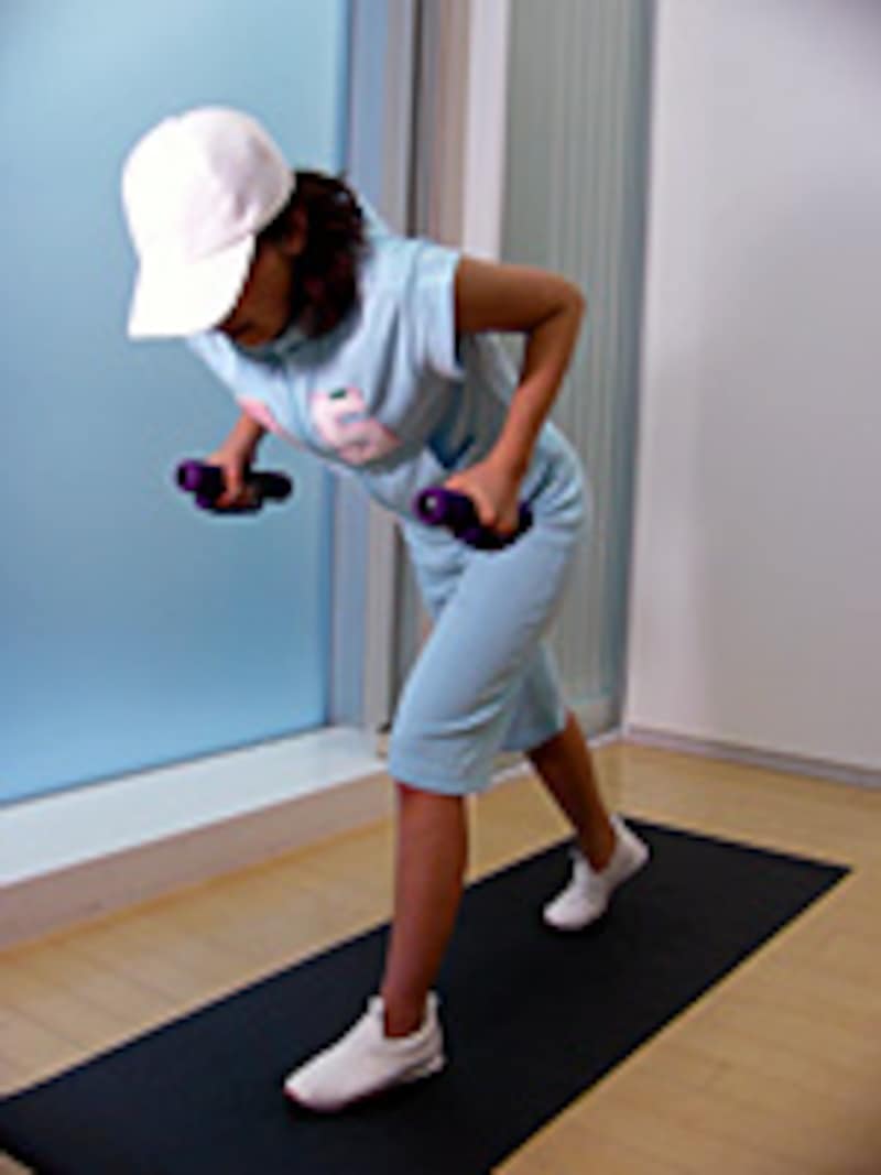 背中の脂肪を撃退しましょう!