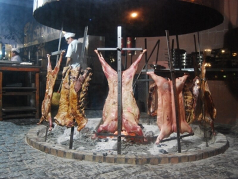 とにかく肉を食べまくるのが、アルゼンチンの食の楽しみ