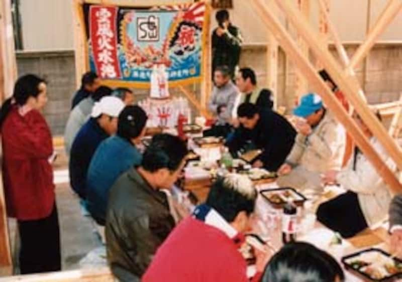 建前とは 建築前に行うお祝い 地鎮祭 や 上棟式 について 注文住宅 All About