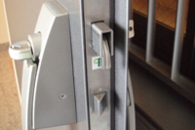 鎌付きデッドボルト