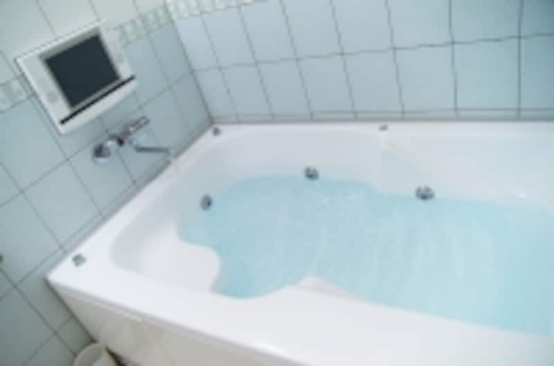 冬場のお風呂は危険がいっぱい。特に高齢の方、高血圧の方は気をつけましょう。